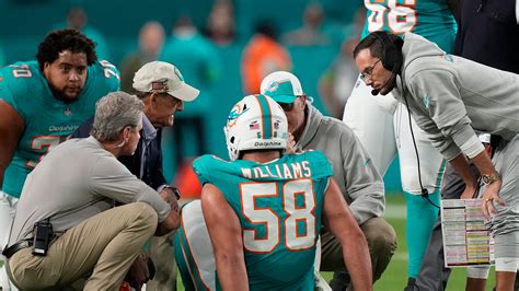 Dolphins place starting center Connor Williams on season-ending IR as injuries mount
